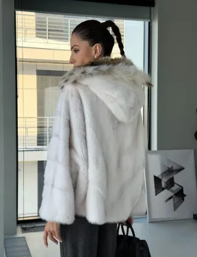 Белое норковое пончо-шуба с капюшоном из рыси - фото 15