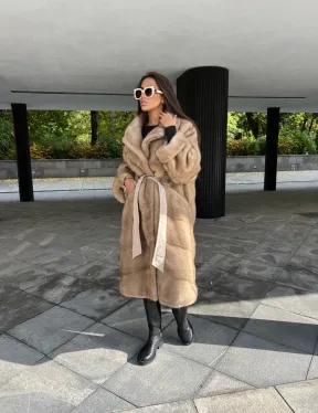 Шуба из меха аукционной норки с английским воротником