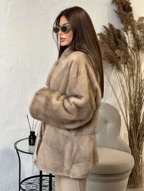 Полушубок из меха норки NAFA MINK в натуральном цвете пастель