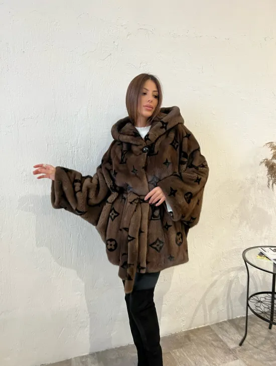 Пончо - шуба из плюшевой норки Velvet с капюшоном  - цвет соболь