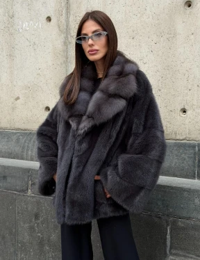 Короткая шуба из меха норки с воротником из меха куницы - фото 12