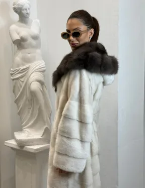 Шуба из меха норки Velvet с капюшоном из меха куницы