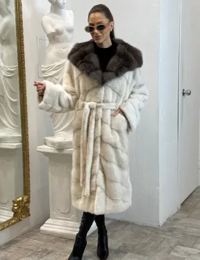 Шуба из меха норки Velvet с капюшоном из меха куницы