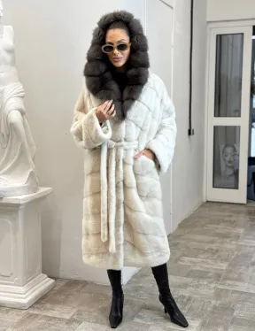 Шуба из меха норки Velvet с капюшоном из меха куницы