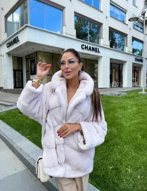 Полушубок из аукционной норки - цвет паломино