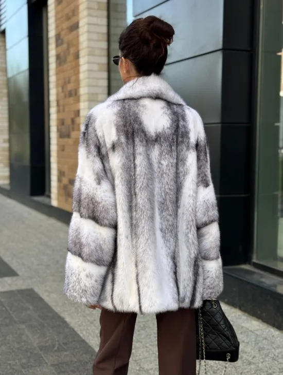 Белая норковая куртка автоледи английский воротник