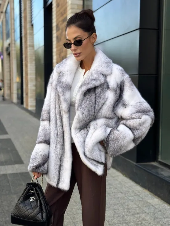Белая норковая куртка автоледи английский воротник