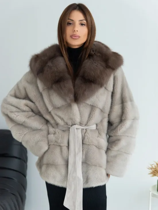 Норковое пончо с капюшоном куница светло-серого цвета