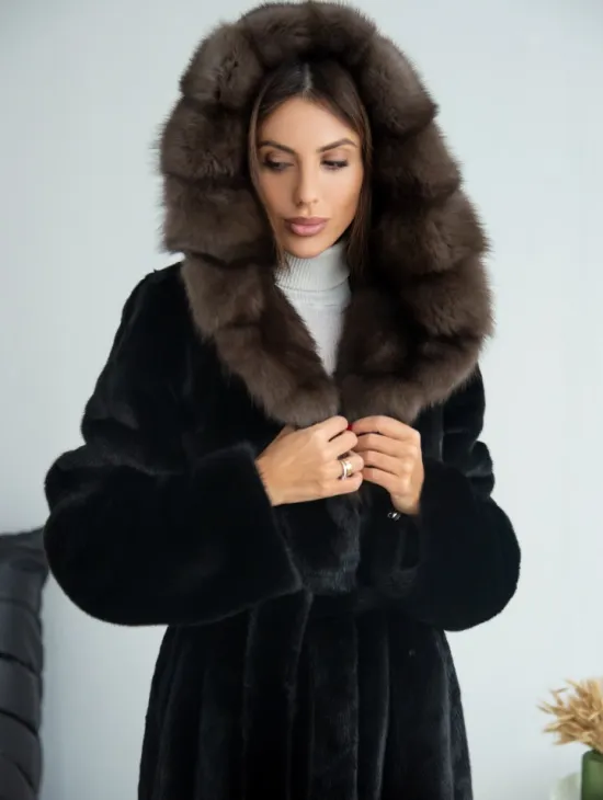 Норка BLACKGLAMA, пластины с капюшоном из меха куницы