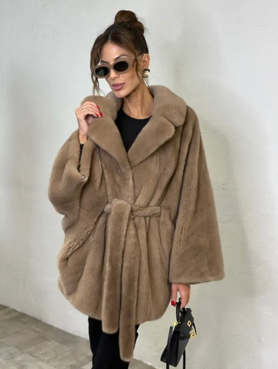 Шуба летучая мышь мех VELVET английский воротник - цвет палевый