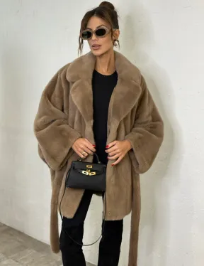 Шуба летучая мышь мех VELVET английский воротник - цвет палевый