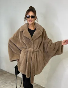 Шуба летучая мышь мех VELVET английский воротник - цвет палевый