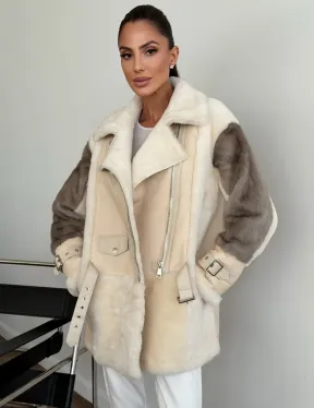 Удлиненная дубленка из натуральной овчины с рукавами из меха норки – молочный
