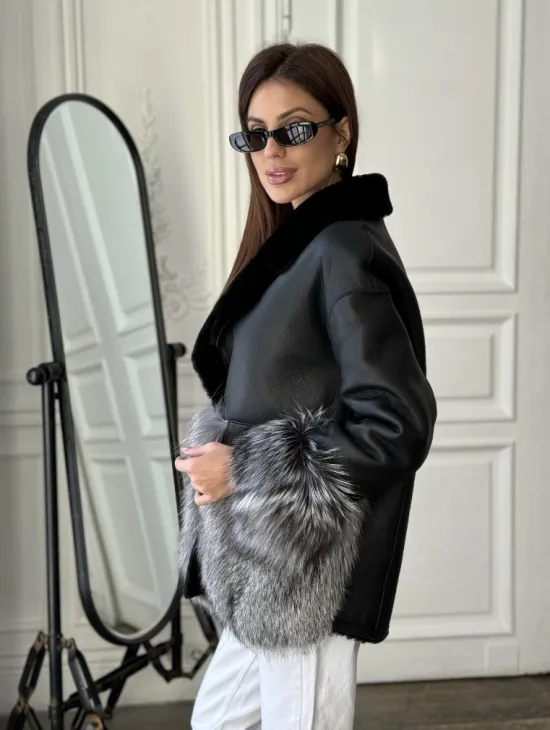 Дубленка с мехом чернобурки - цвет черный