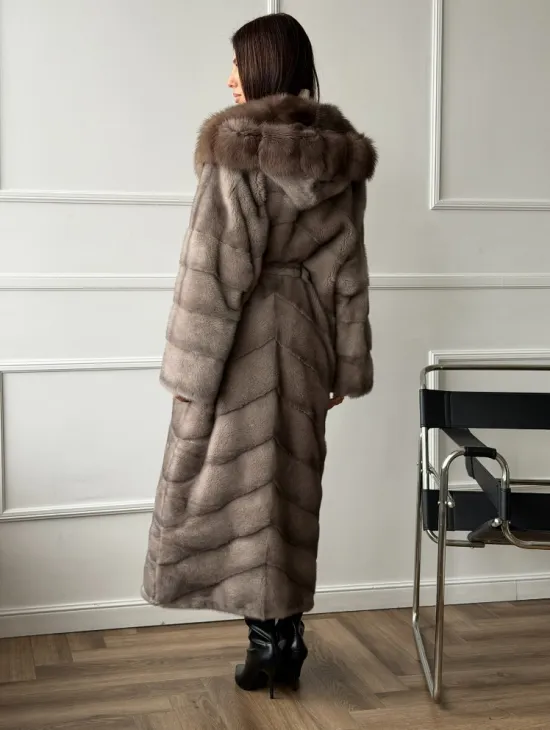 Шуба норковая с капюшоном куница - цвет светло-серый