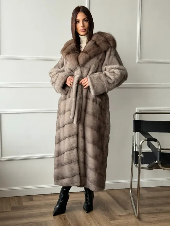 Шуба норковая с капюшоном куница - цвет светло-серый