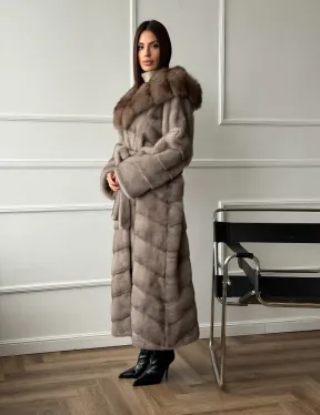 Шуба норковая с капюшоном куница - цвет светло-серый