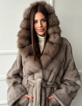 Шуба норковая с капюшоном куница - цвет светло-серый