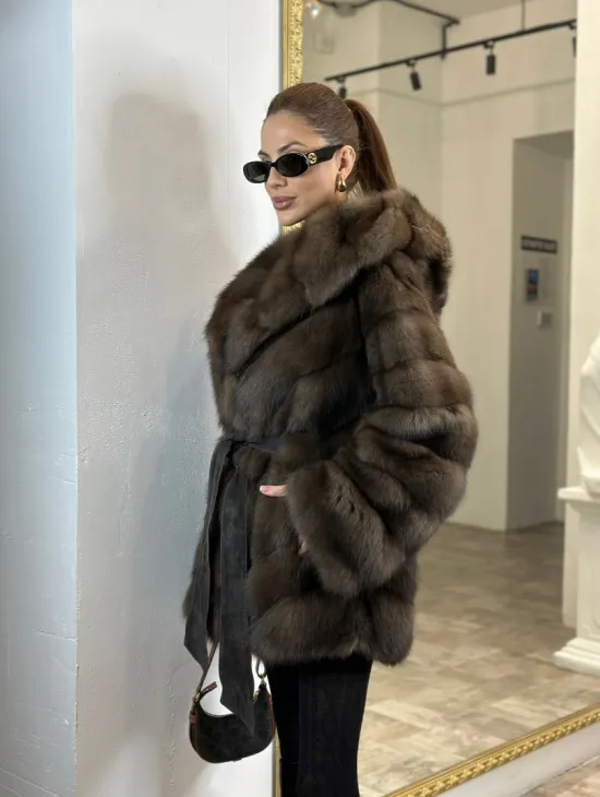 Шуба из меха куницы Dark с капюшоном