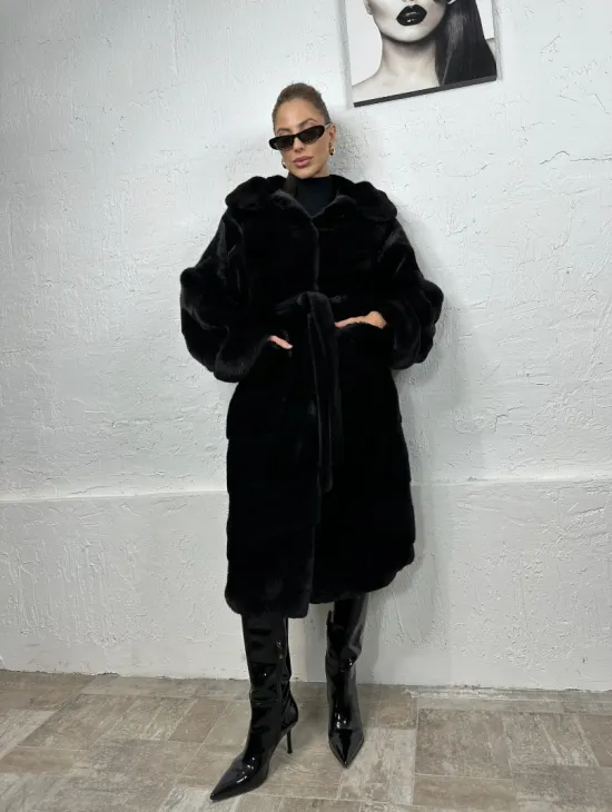 Черная шуба из импортной норки с капюшоном