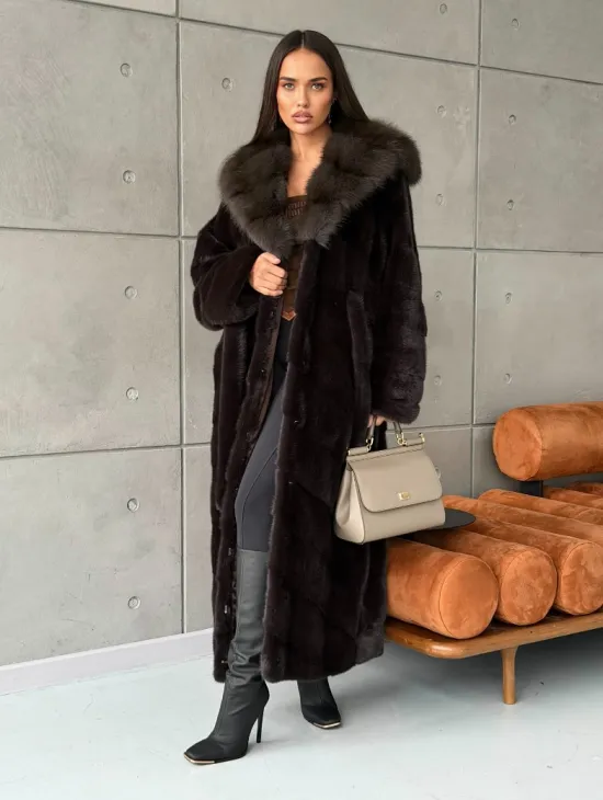 Шуба норковая с капюшоном из меха куницы - цвет уголь