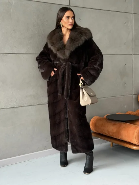 Шуба норковая с капюшоном из меха куницы - цвет уголь