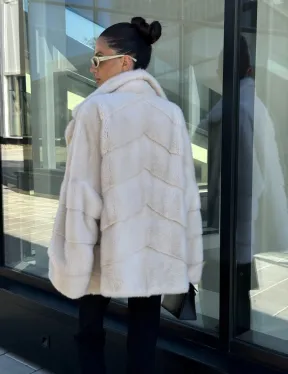 Короткая норковая шуба с английским воротником - цвет ваниль