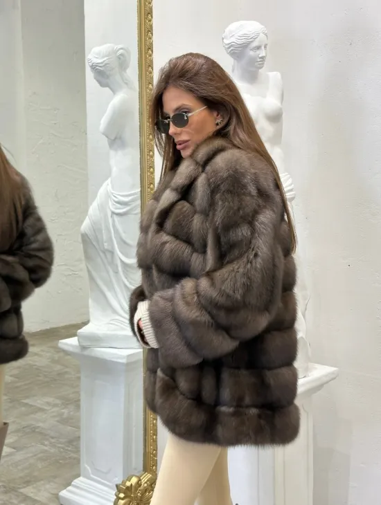 Стильный жакет из меха соболя