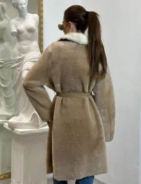 Дубленка из овчины с белым мехом норки - цвет бежевый