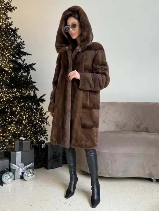 Норковая шуба с капюшоном в цвете орех