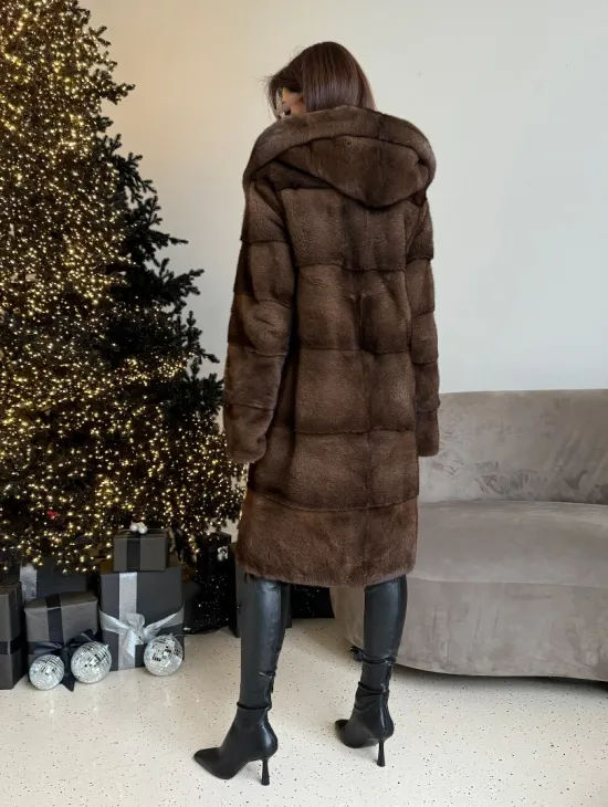 Норковая шуба с капюшоном в цвете орех