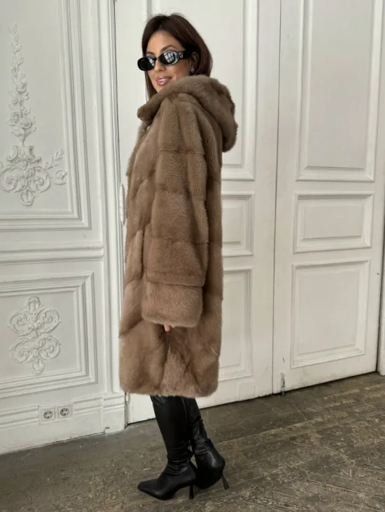 Норковая шуба с капюшоном - цвет пастель