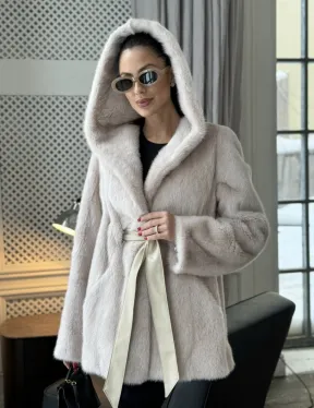 Норковая шуба с капюшоном под пояс - цвет пудра