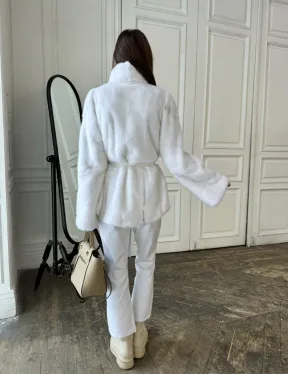 Белая шуба из меха норки (крестовка) стойка воротник