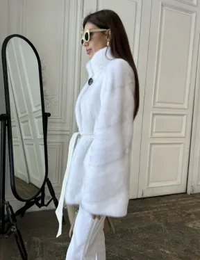 Белая шуба из меха норки (крестовка) стойка воротник