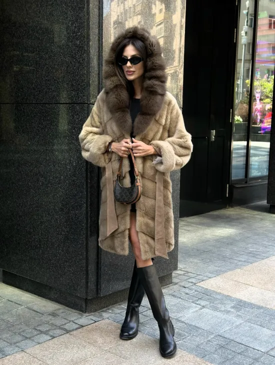 Шуба норковая с капюшоном куница - цвет пастель