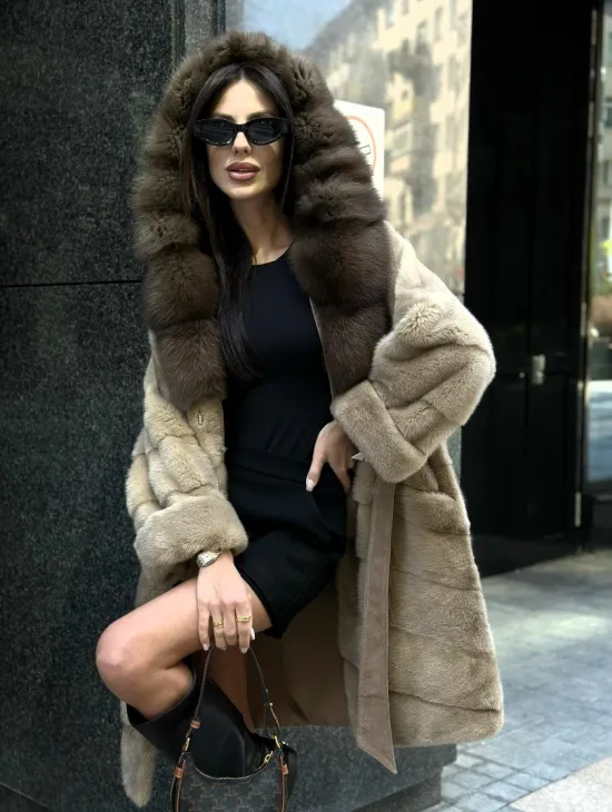 Шуба норковая с капюшоном куница - цвет пастель