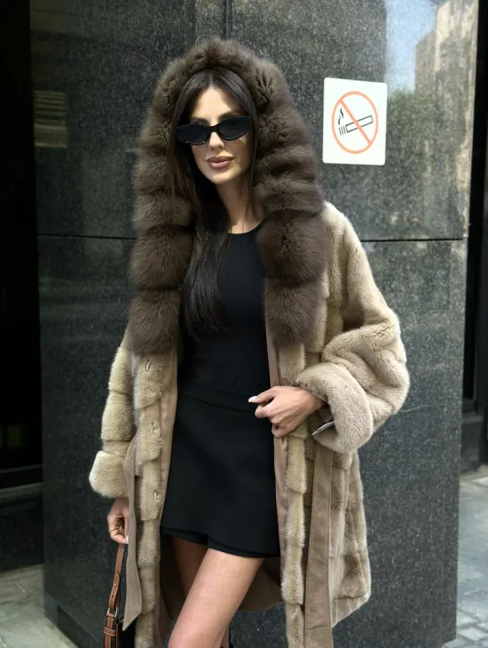 Шуба норковая с капюшоном куница - цвет пастель