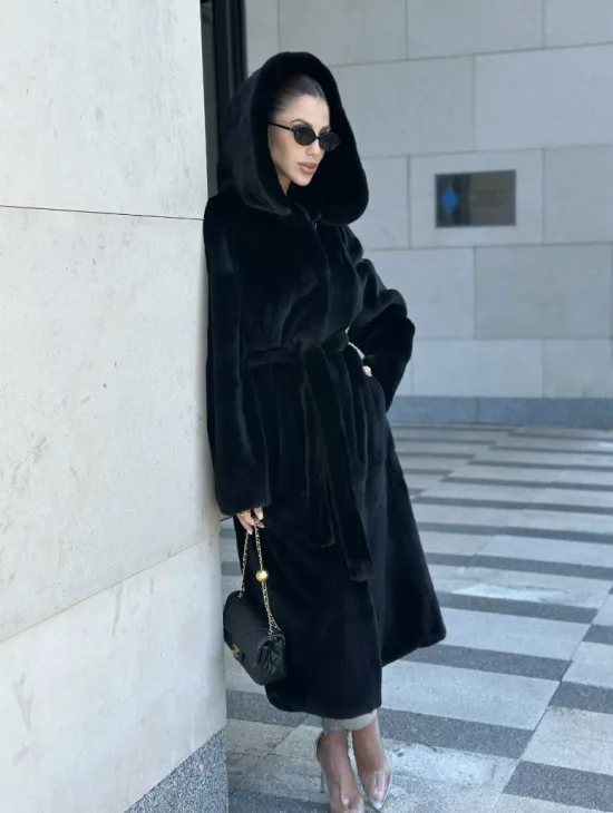 Шуба норка BLACKGLAMA с капюшоном
