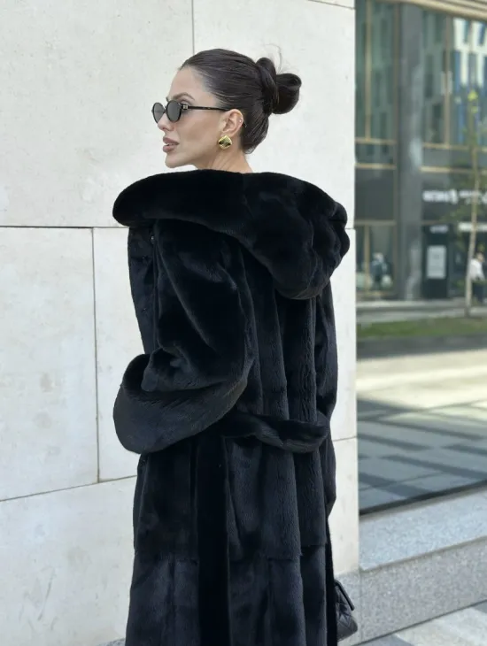 Шуба норка BLACKGLAMA с капюшоном