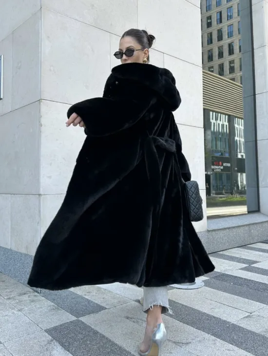 Шуба норка BLACKGLAMA с капюшоном