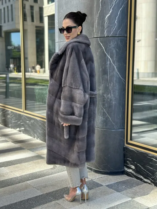 Норковая шуба в цвете сапфир