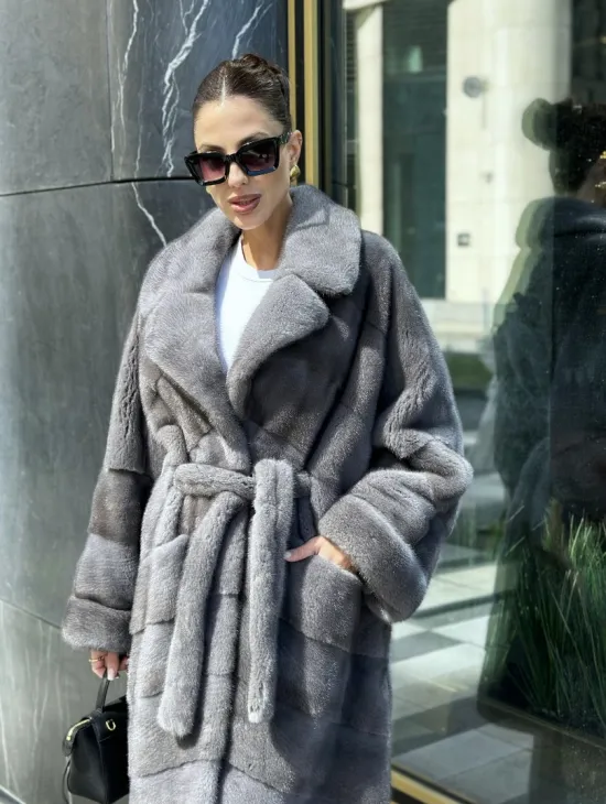 Норковая шуба в цвете сапфир