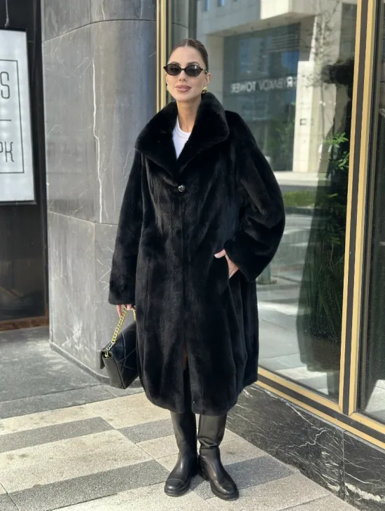 Шуба из аукционного меха норки SAGA FURS