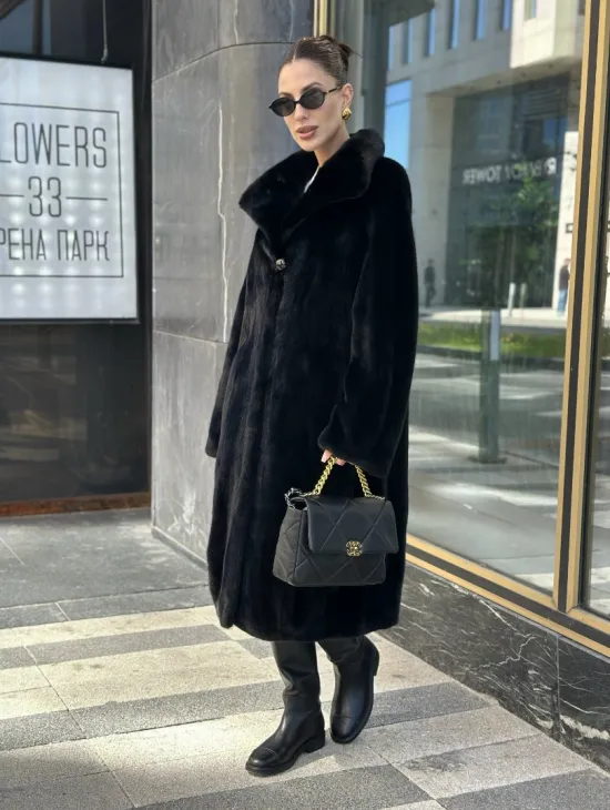 Шуба из аукционного меха норки SAGA FURS