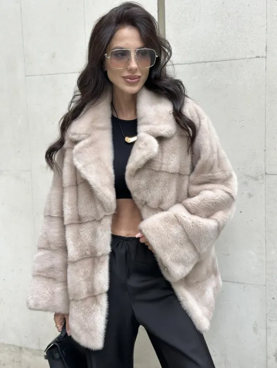 Шуба из меха норки английский воротник пудра