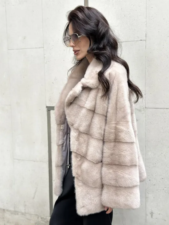 Шуба из меха норки английский воротник пудра