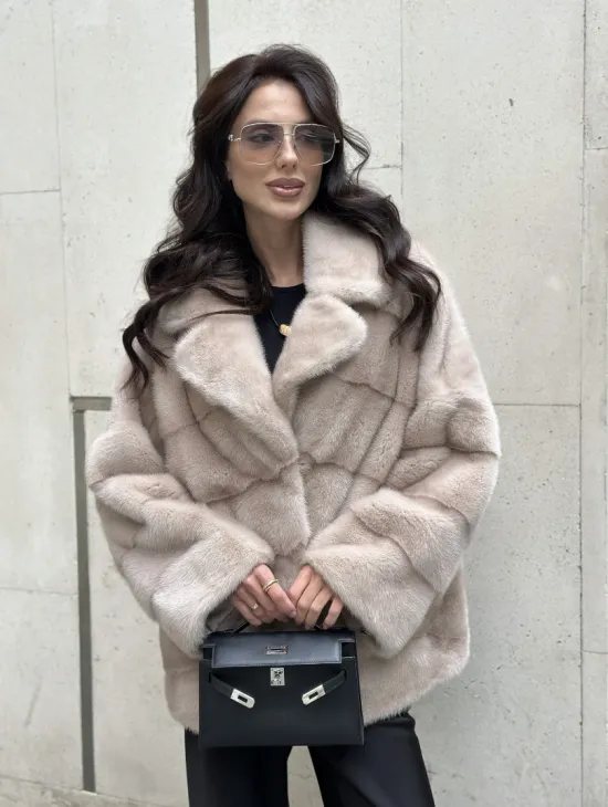 Шуба из меха норки английский воротник пудра
