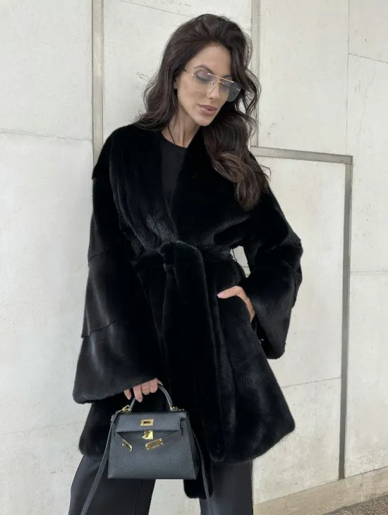Шуба из меха аукционной норки SAGA FURS