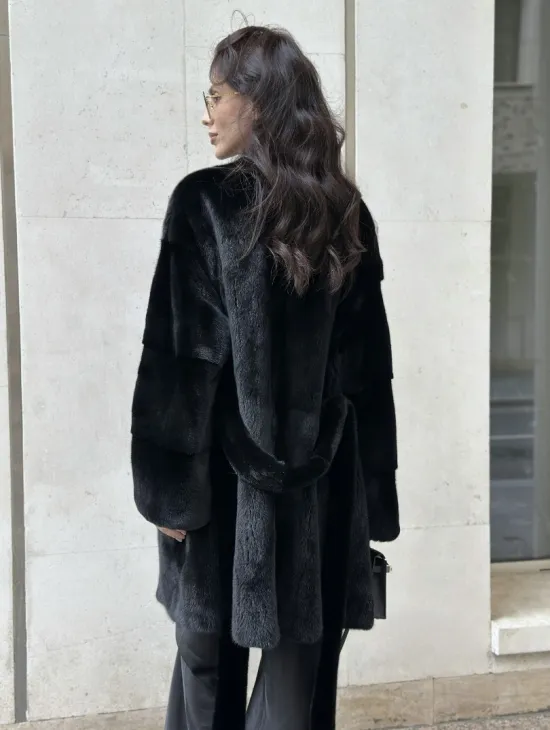 Шуба из меха аукционной норки SAGA FURS